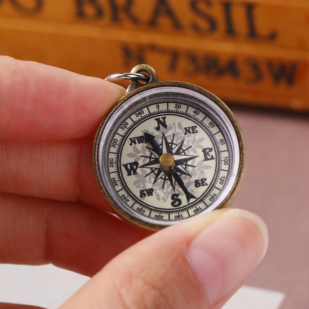 بوصلة صغيرة محمولة كلاسيكية لل - مراجعة Compass Keychain Mini وسعره